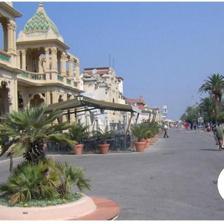 Historical Apartments By Seaside เวียเรจโจ ภายนอก รูปภาพ