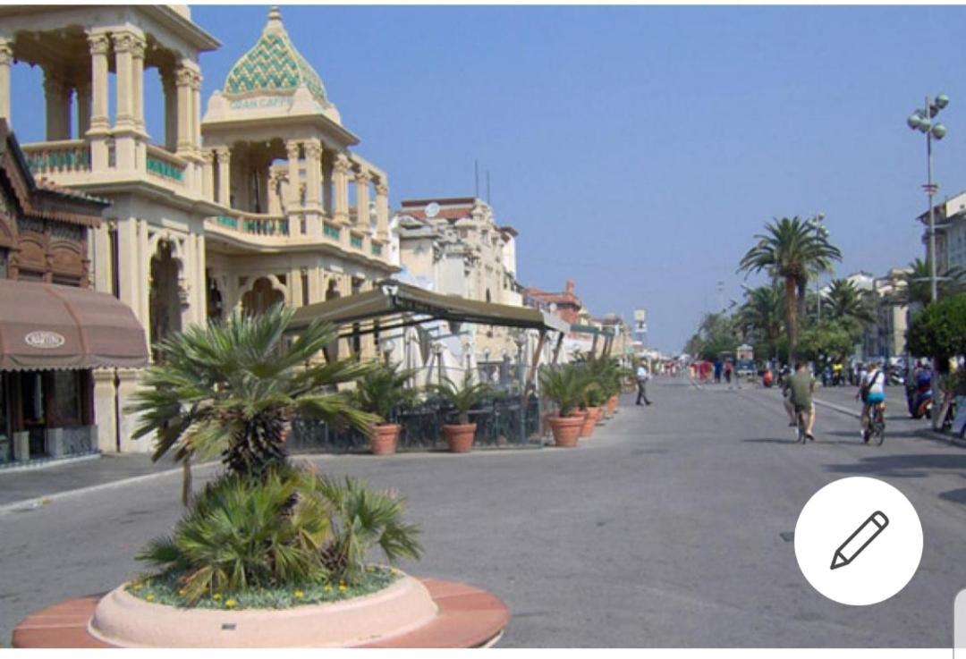 Historical Apartments By Seaside เวียเรจโจ ภายนอก รูปภาพ